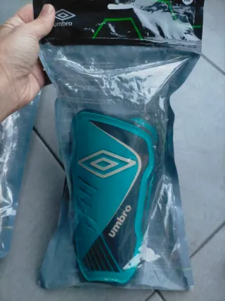 Espinilleras Umbro