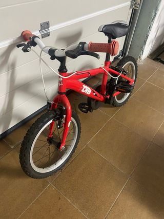 Bicicleta infantil roja