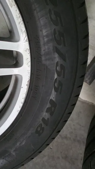 Ruedas con llantas marca Pirelli Scorpion