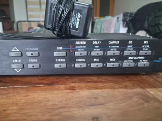 Alesis MIDIVERB III Procesador de Efectos