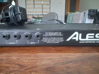 Alesis MIDIVERB III Procesador de Efectos