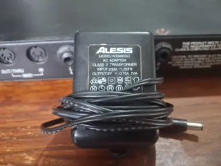 Alesis MIDIVERB III Procesador de Efectos