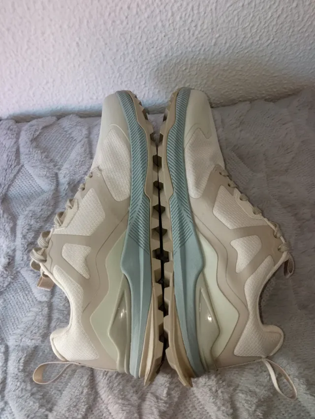 Zapatillas trekking Hobibear, talla 42 sin estrena