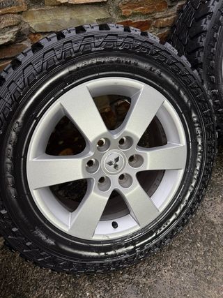 Llantas 18” Mitsubishi Montero V80