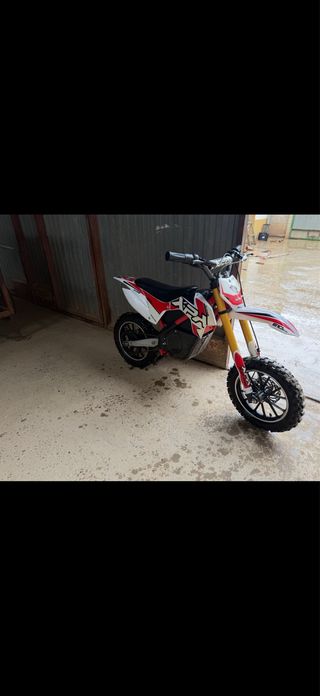 Moto eléctrica infantil