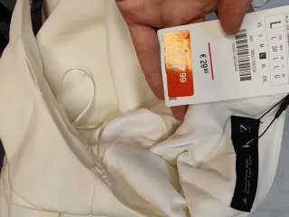 Vestido Zara blanco con escote halter