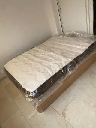 Armario y pack (canapé y colchón)