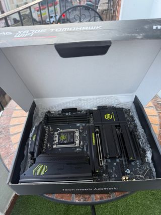 MSI MAG X870E Tomahawk WiFi Placa Base