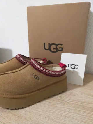 Zuecos UGG Taz Marrones