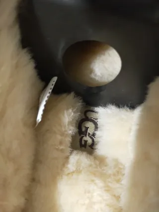 Zuecos UGG Taz Marrones