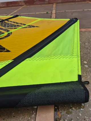 Vela windsurf F2 6.0m casi sin usar