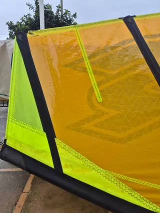 Vela windsurf F2 6.0m casi sin usar
