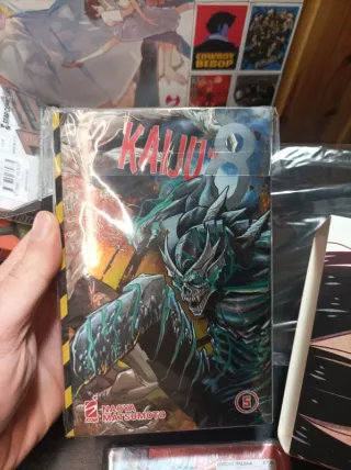 Kaiju No.8 serie completa 1 - 15 + box con gadget