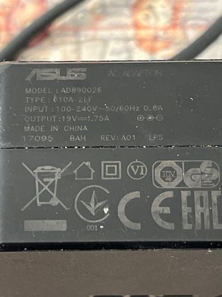 Pantalla y cargador ASUS