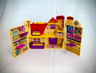 Casa de cuentos PinyPon con figuras y accesorios