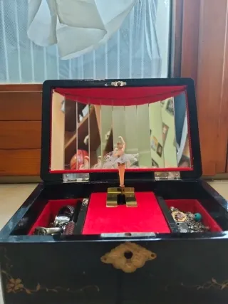 Carillon portagioie ballerina Toyo