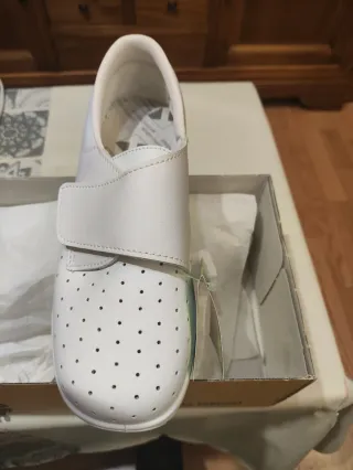 Zuecos de trabajo blancos