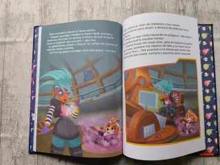 2 libros de la patrulla canina