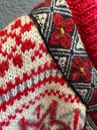 Chaqueta Noruega Tradicional Roja y Blanca