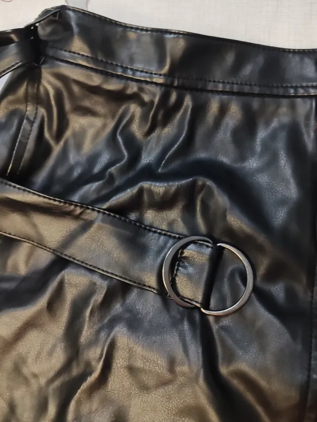 Falda efecto piel Pull&Bear