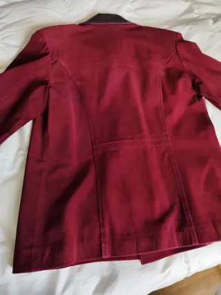 Chaqueta de ante granate para mujer