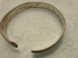 Bracciale rigido ottone inciso