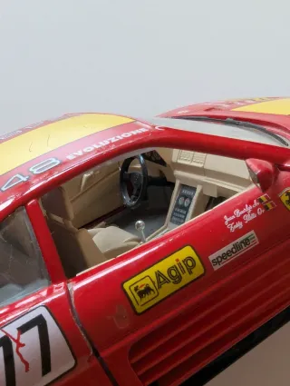 Ferrari 348 TB escala 1:24 Bburago (1989) die-cast