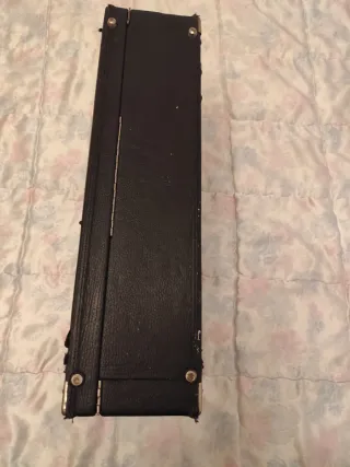 Maletín negro con combinación