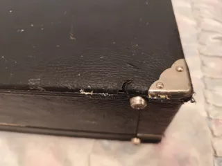 Maletín negro con combinación