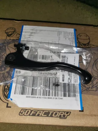 Maneta freno derecha Aprilia SX Nueva sin estrenar