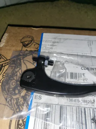 Maneta freno derecha Aprilia SX Nueva sin estrenar