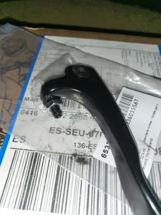 Maneta freno derecha Aprilia SX Nueva sin estrenar