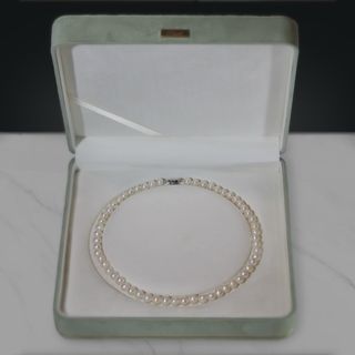 Collar Perlas Cultivadas Redondas. Cierre de Plata