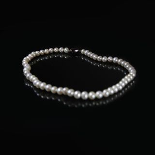 Collar Perlas Cultivadas Redondas. Cierre de Plata