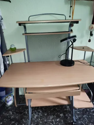 Escritorio de estudio madera y metal