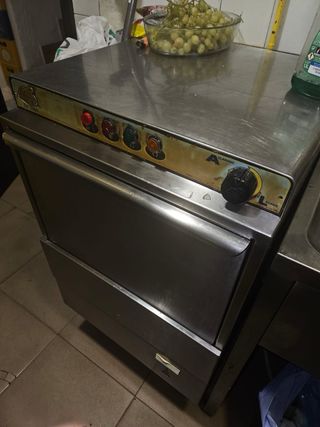 Nevera y Freidoras Industriales