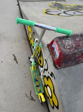 Patinete infantil amarillo con Minions