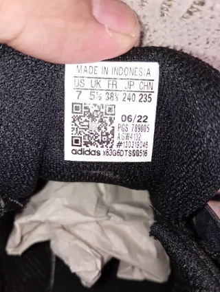 Zapatillas Adidas Negras y Moradas