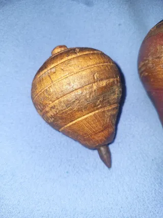 Lote 2 trompos vintage madera