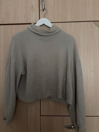 Jersey Bershka cuello alto beige