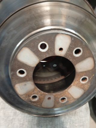 Discos de Freno Delanteros Mitsubishi Montero V60.