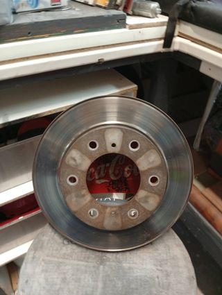 Discos de Freno Delanteros Mitsubishi Montero V60.
