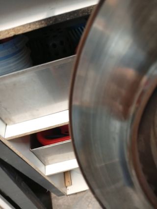 Discos de Freno Delanteros Mitsubishi Montero V60.