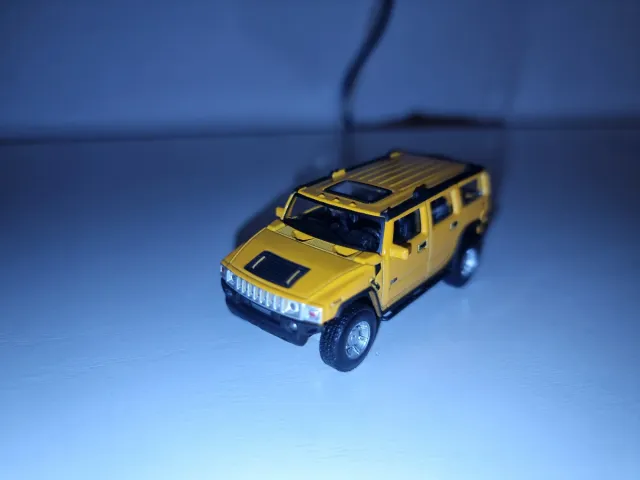 Hummer H2 1:72 Amarillo