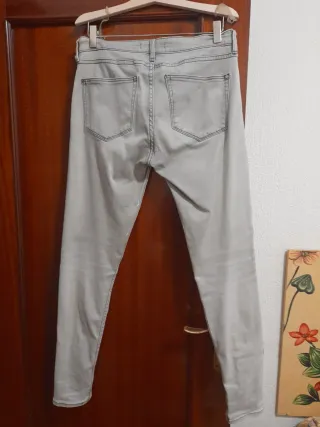 Pantalón vaquero gris Mango
