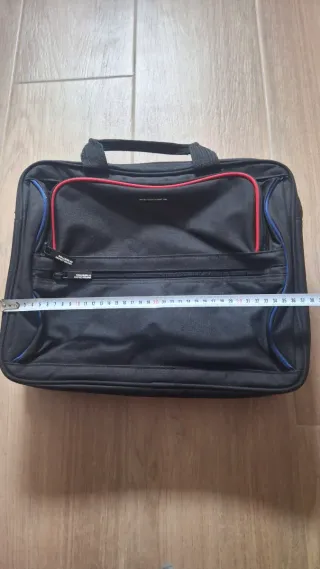 Bolsa para ordenador Benetton. Nueva