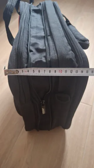 Bolsa para ordenador Benetton. Nueva