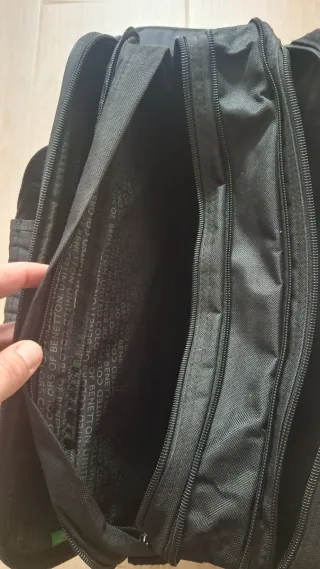 Bolsa para ordenador Benetton. Nueva