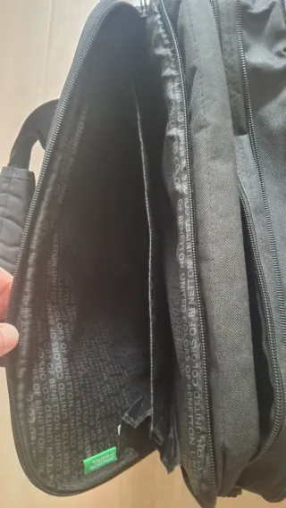 Bolsa para ordenador Benetton. Nueva