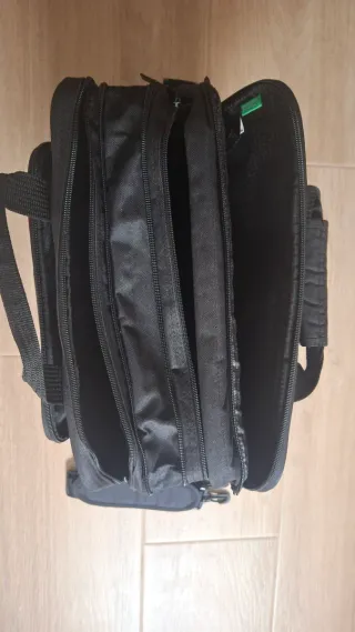 Bolsa para ordenador Benetton. Nueva